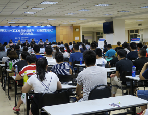 各种女人逼北京国宁应急救援促进中心为职工应急逃生能力进行培训